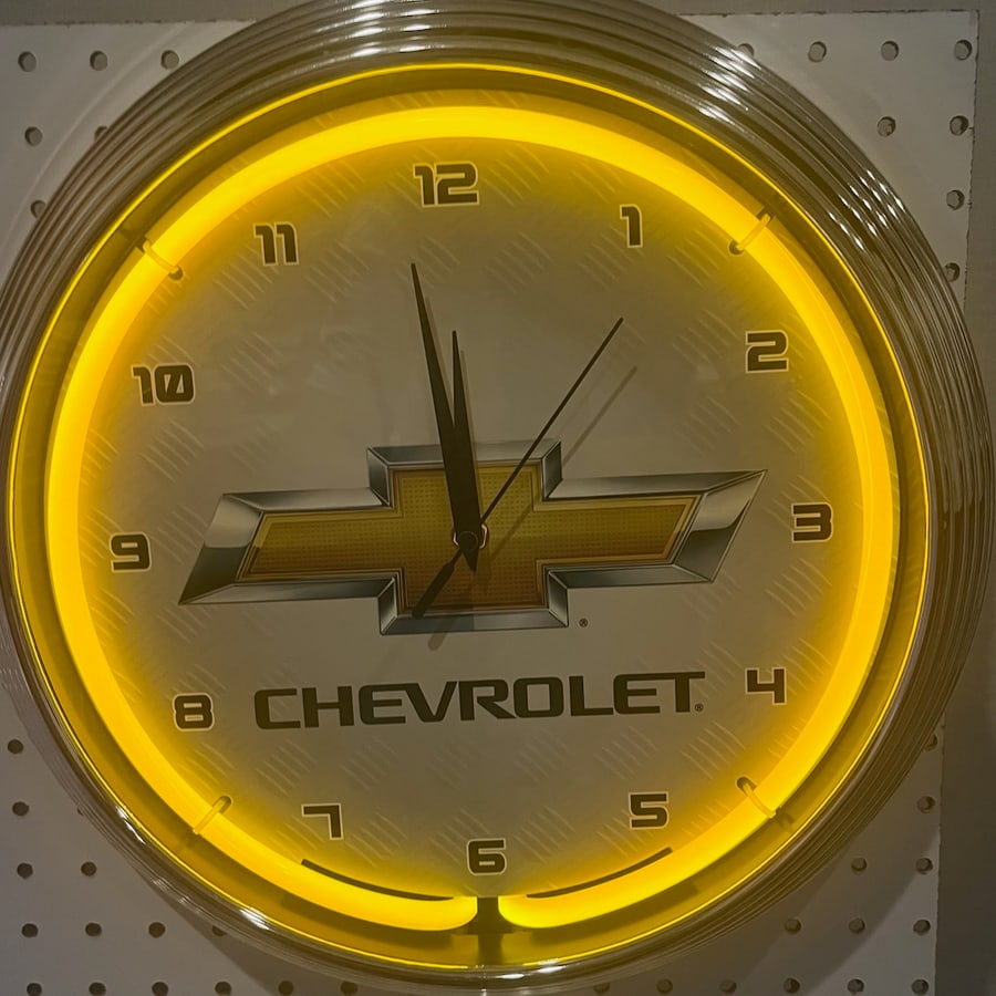 Chevrolet custom neon clock by It’s Lit Neon